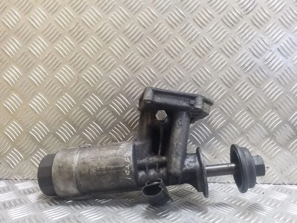 Oil filter mounting bracket 038115389