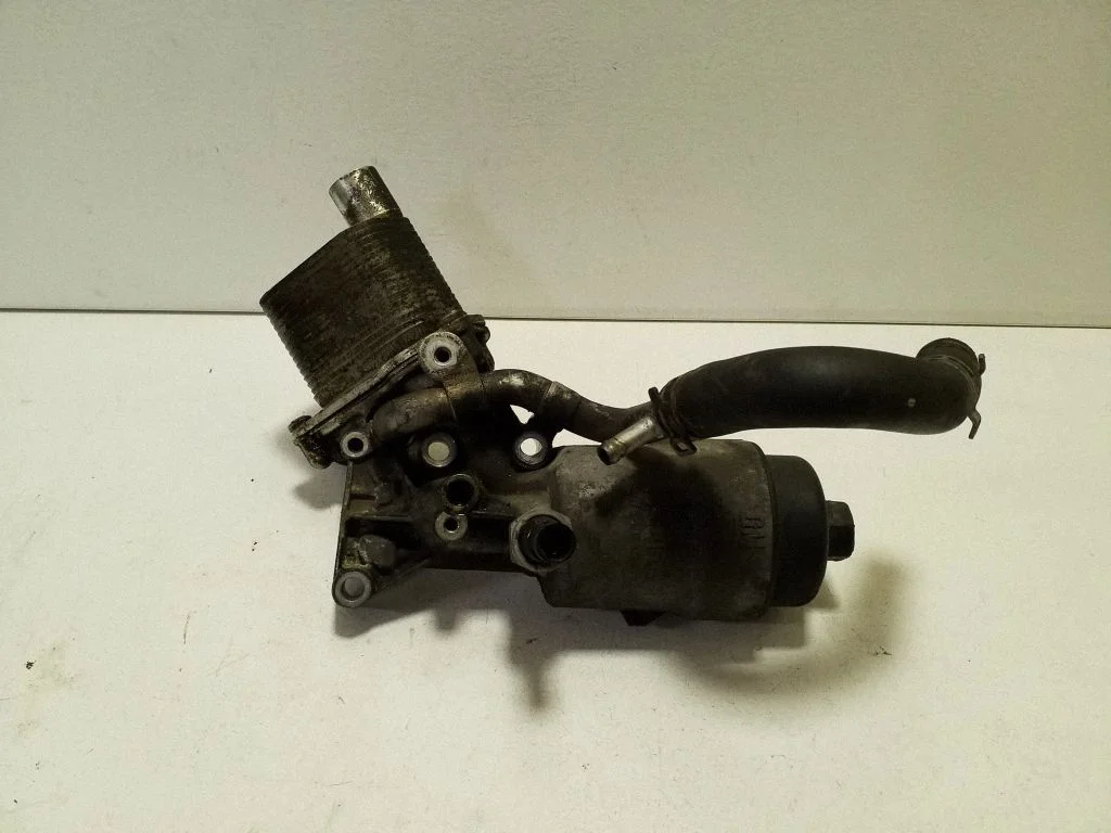 Oil filter mounting bracket 55565388