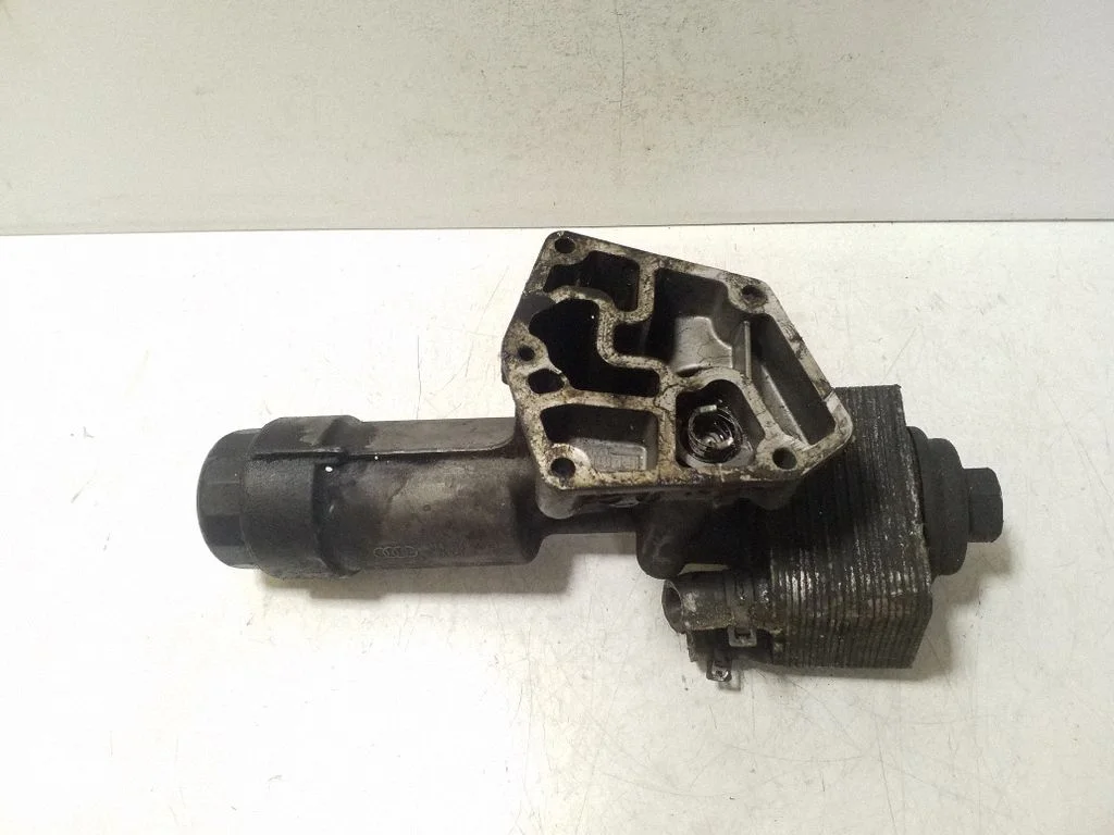 Oil filter mounting bracket 038115389C