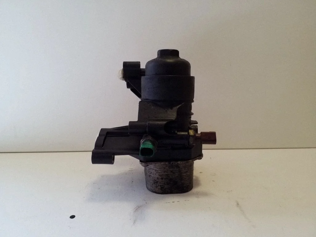 Oil filter mounting bracket – Skoda Superb B8 (3V) (2015-2024)