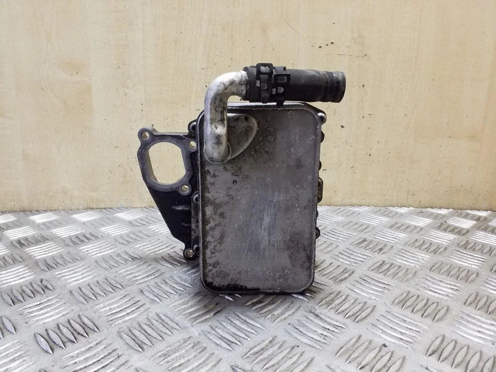 Oil filter mounting bracket 059117021P