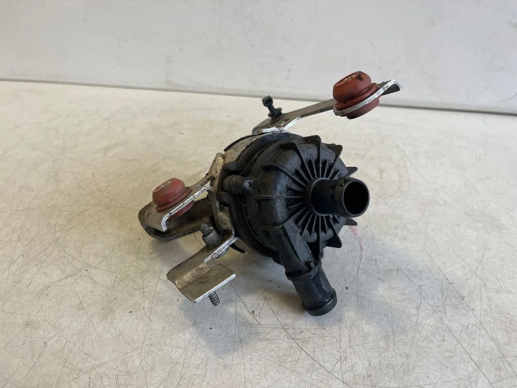 Elektryczna pompa cyrkulacyjna 9J1965567B