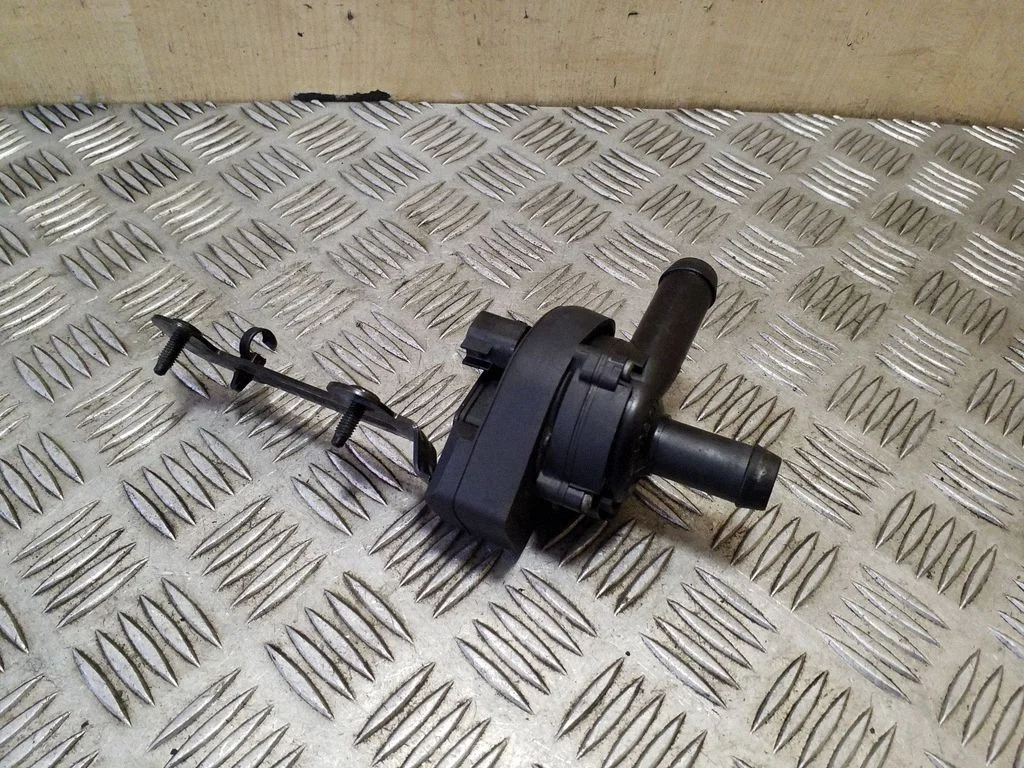 Electric auxiliary coolant/water pump CX2318D473AC