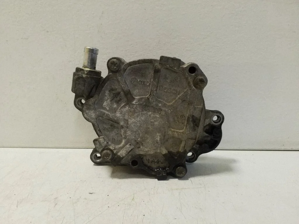 Vacuum pump 03L145100