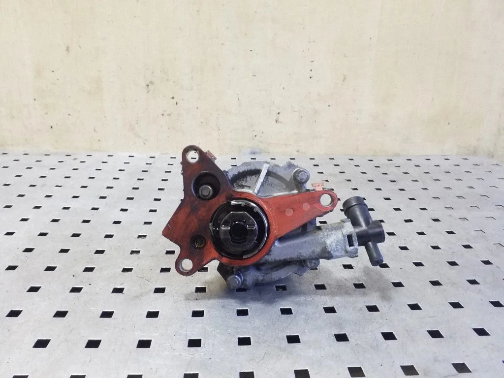 Vacuum pump 146503760R