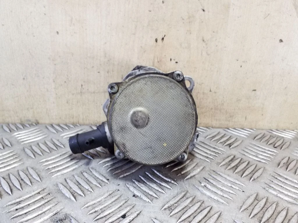 Vacuum pump 8201005306