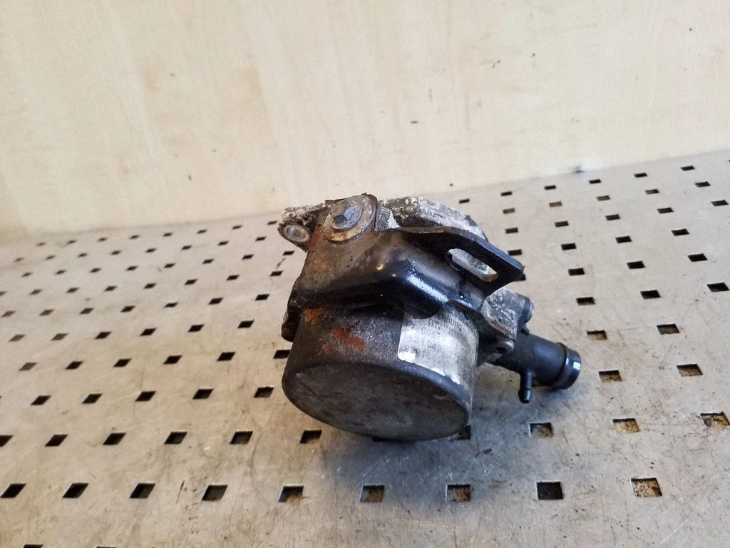 Vacuum pump 8201005306