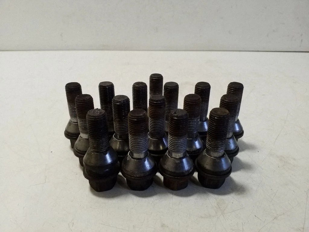 Nuts/bolts