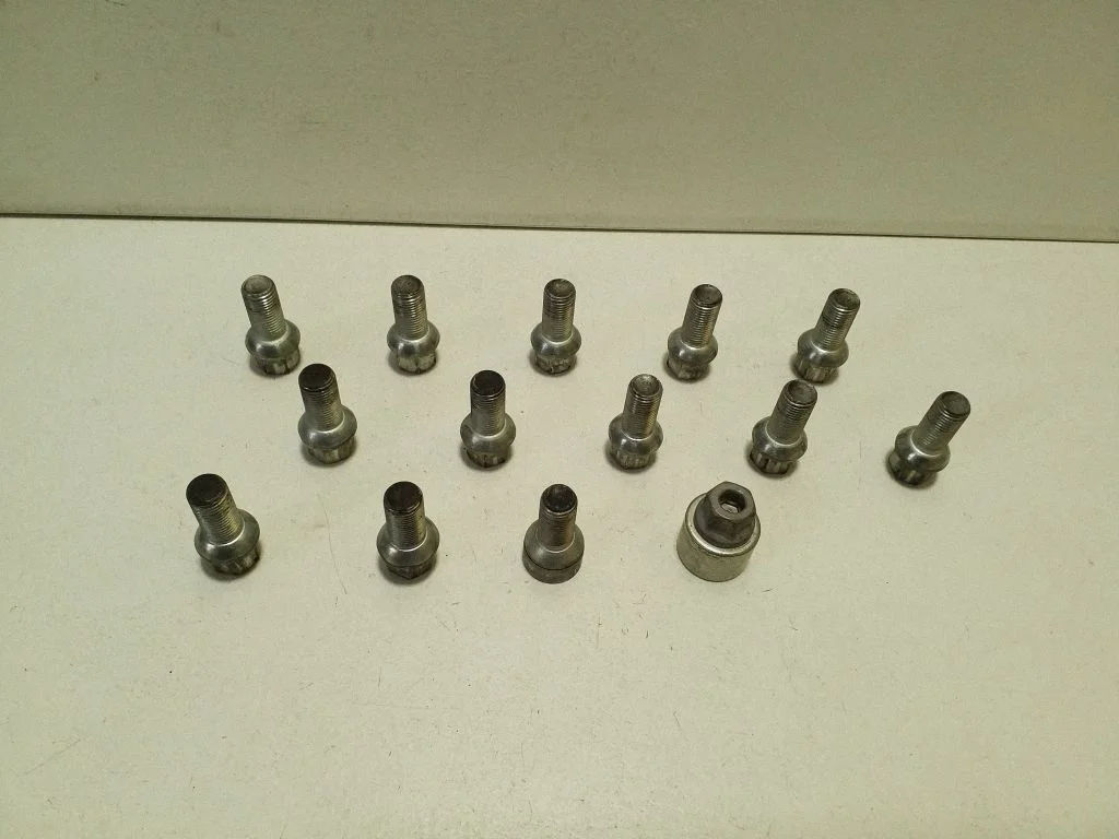 Nuts/bolts