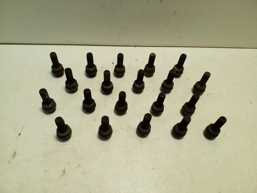 Nuts/bolts