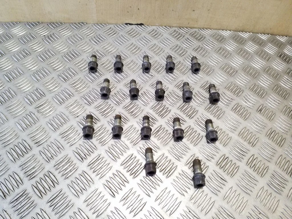 Nuts/bolts