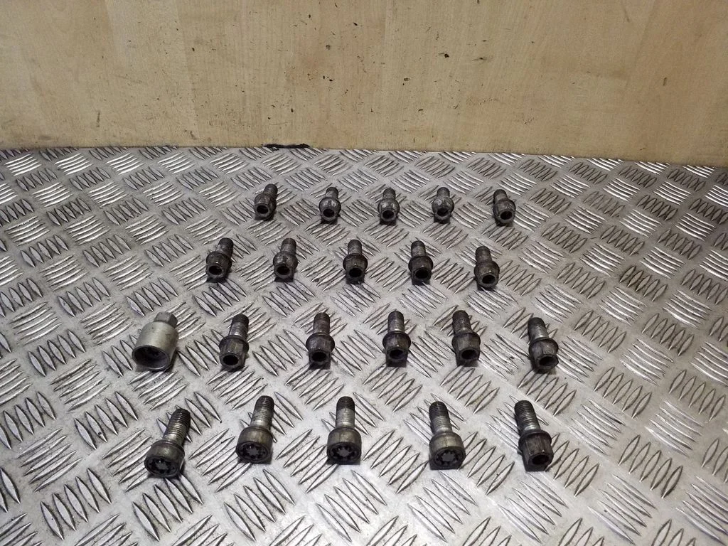 Nuts/bolts