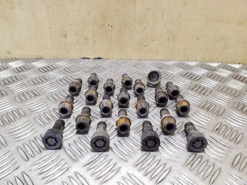Nuts/bolts