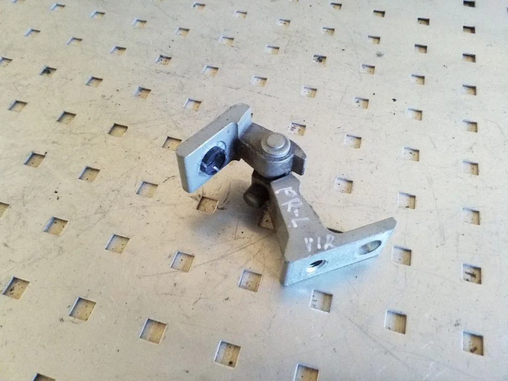 Front door upper hinge 8K0831401D