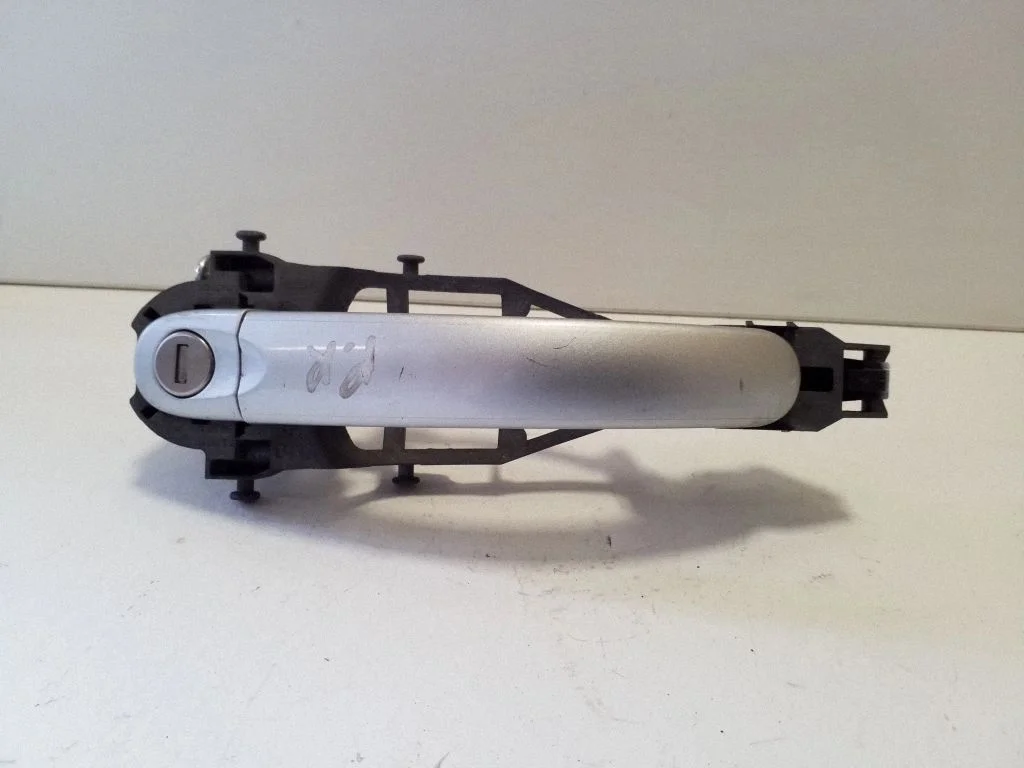 Front door exterior handle – Volkswagen Eos (2006-2010)