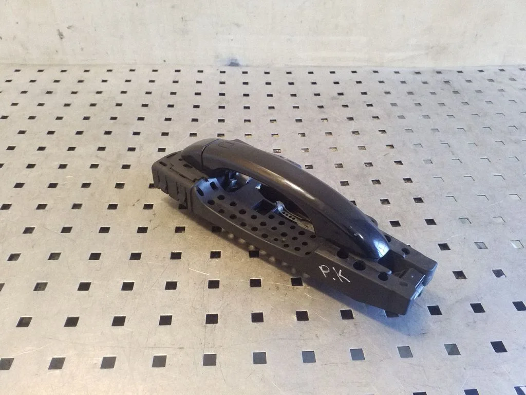 Front door exterior handle 8T01837885A