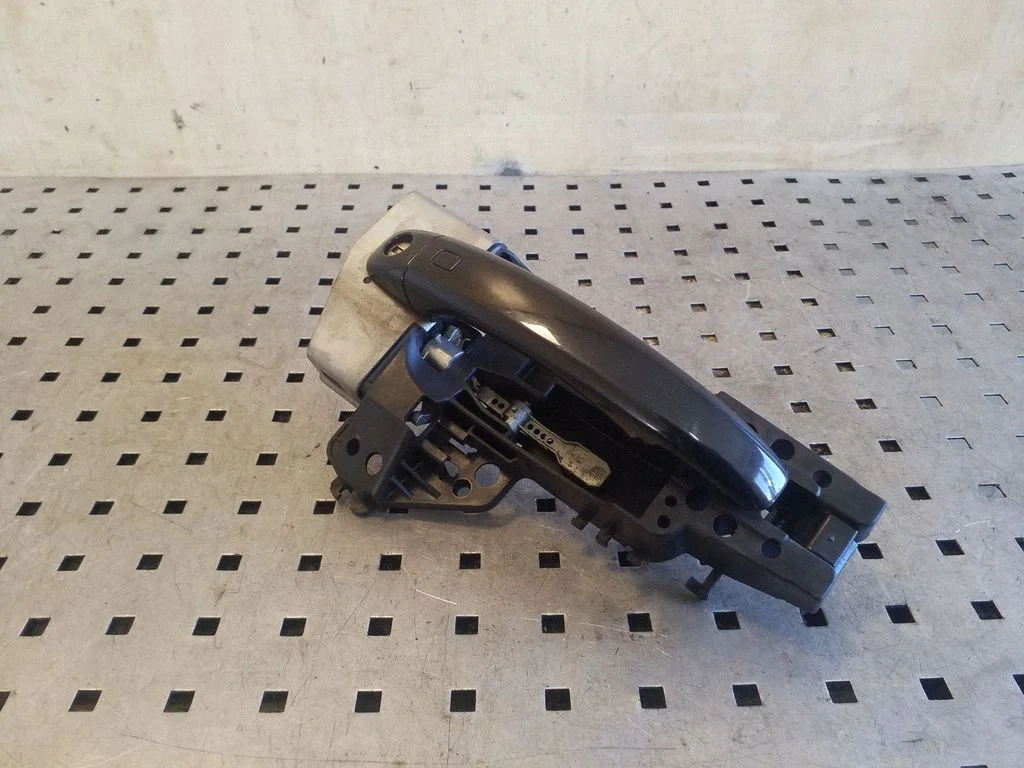 Front door exterior handle 8T02837886A