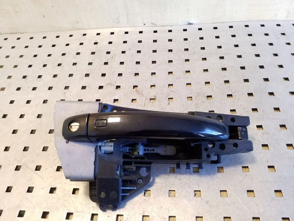 Front door exterior handle 8T2837886A