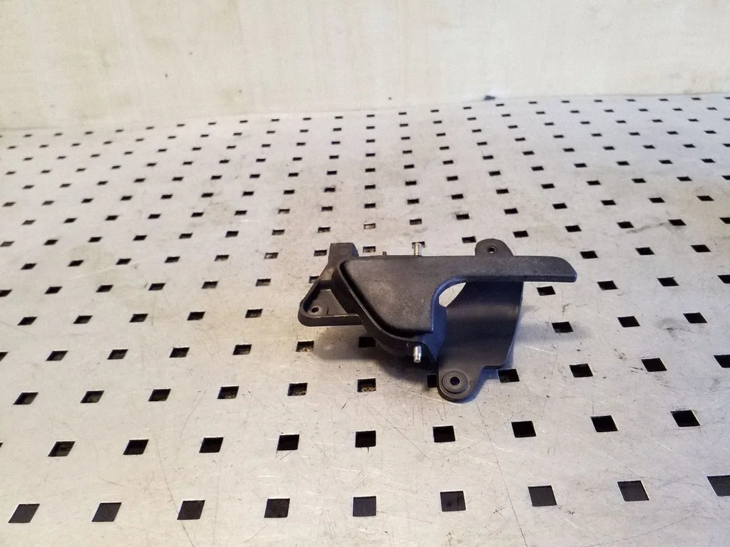 Front door interior handle 7H0837618