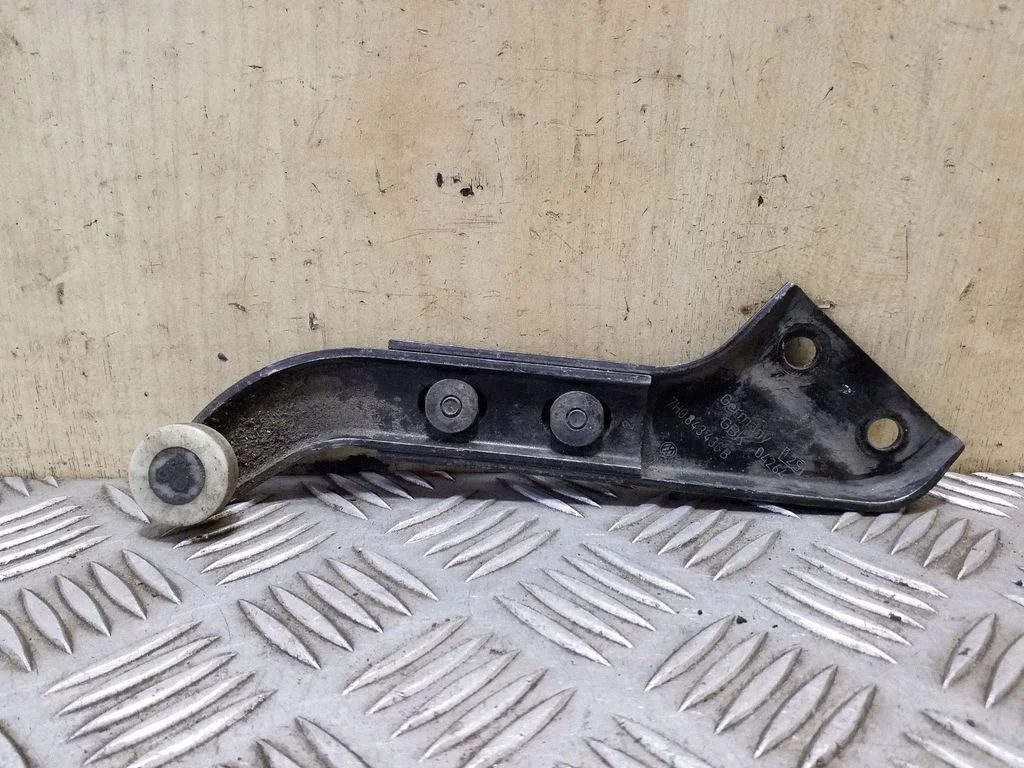 Sliding door upper roller guide/hinge – Volkswagen Transporter - Caravelle T5 (2003-2015)