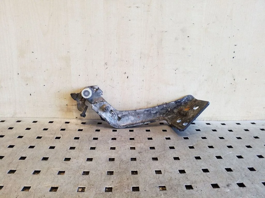 Sliding door lower roller guide/hinge – Peugeot Boxer (2015-)