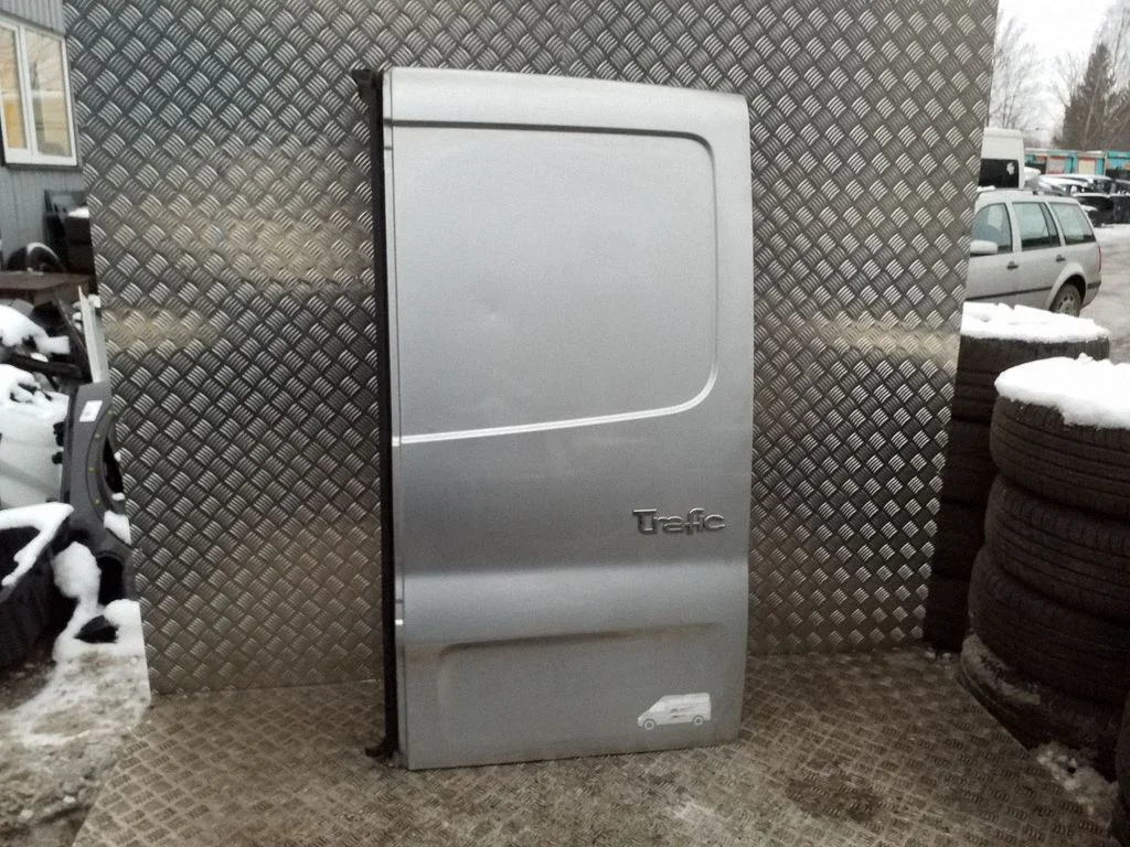 Back/rear loading door – right