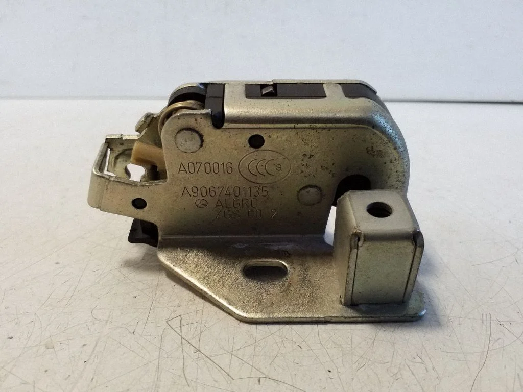 Loading door lock – Volkswagen Crafter (2006-2016)