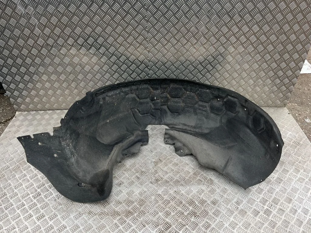 Tagumine poritiivakate 4M0810172 – Audi Q7 4M (2015-)