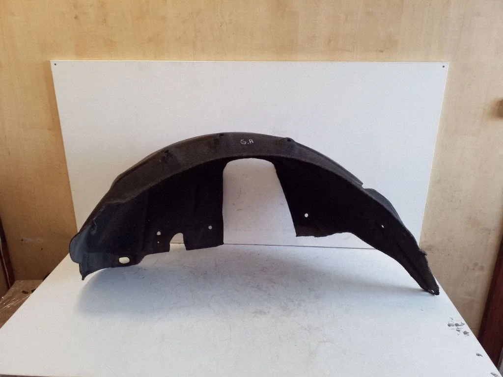 Rear arch fender liner splash guards – right