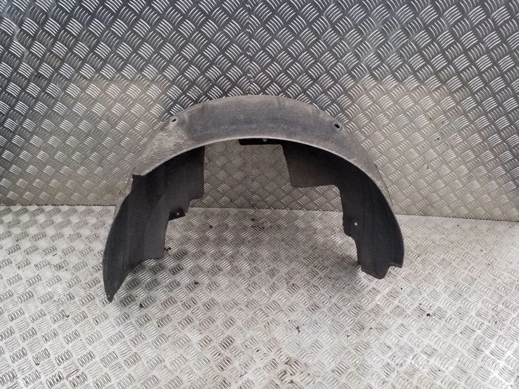 Rear arch fender liner splash guards – right