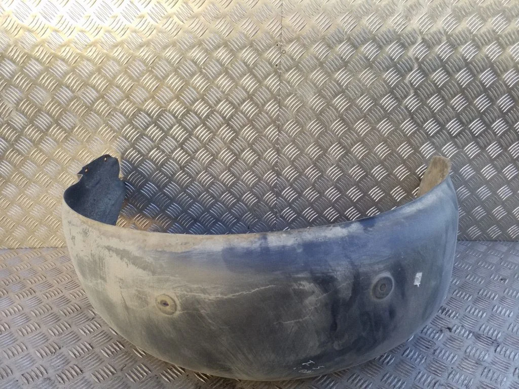 Rear arch fender liner splash guards 7H0810971B