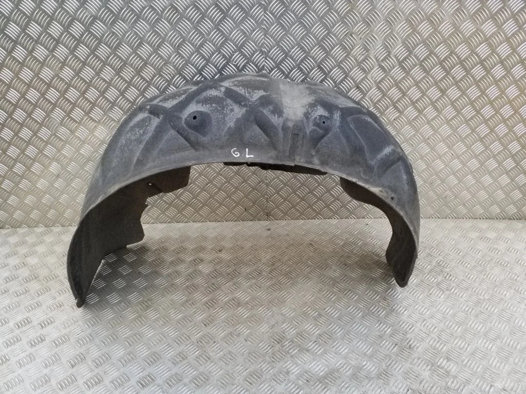 Rear arch fender liner splash guards 7P5810971B