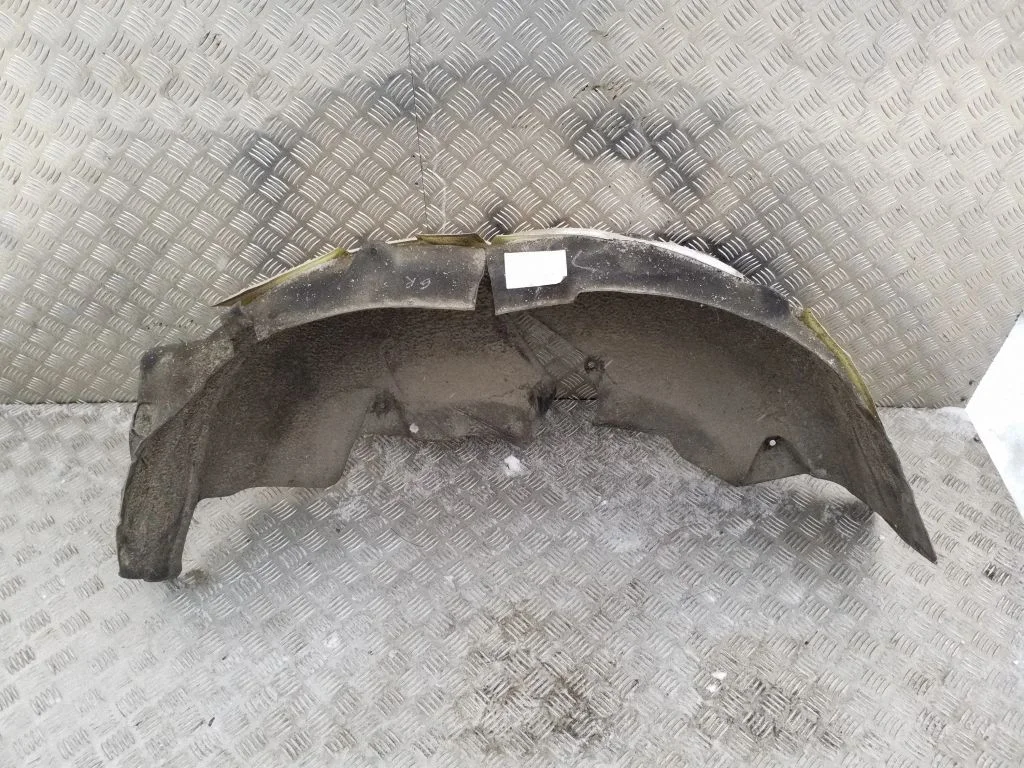 Rear arch fender liner splash guards – right