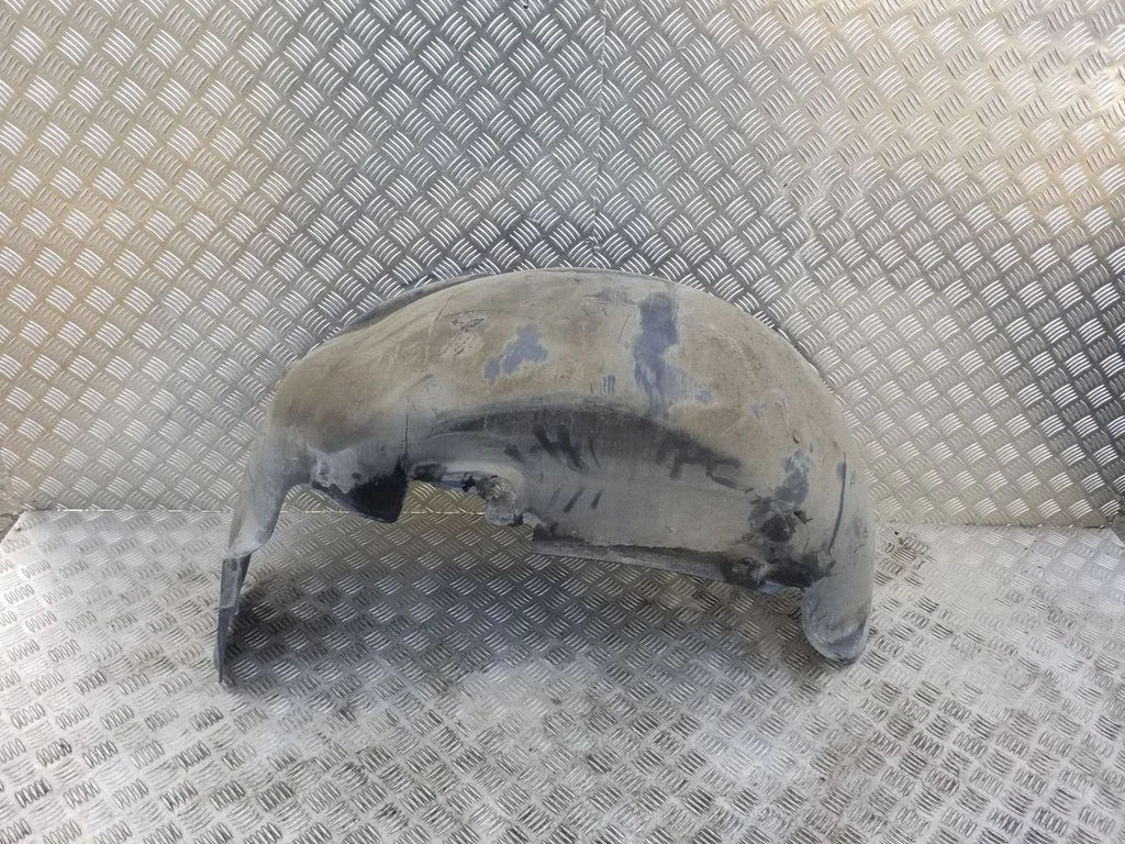 Rear arch fender liner splash guards 7L6810972A