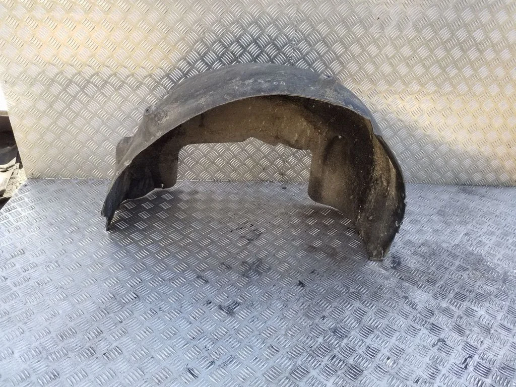 Rear arch fender liner splash guards – left