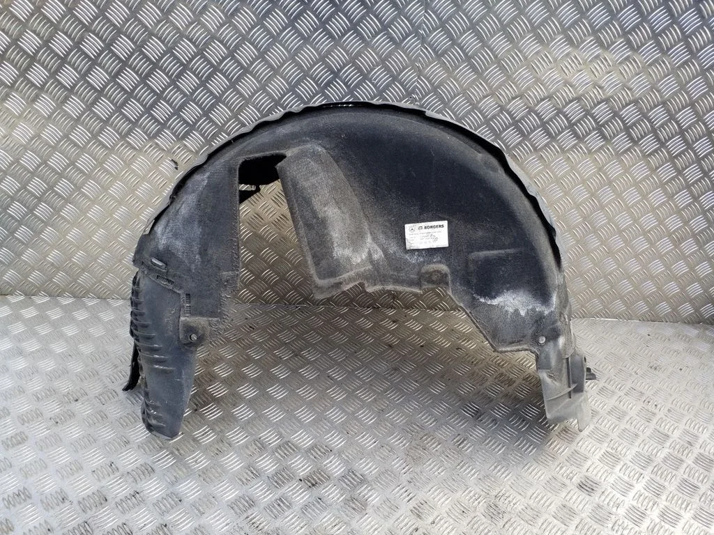 Tagumine poritiivakate – Mercedes-Benz CLS-klass C219 (2003-2011)
