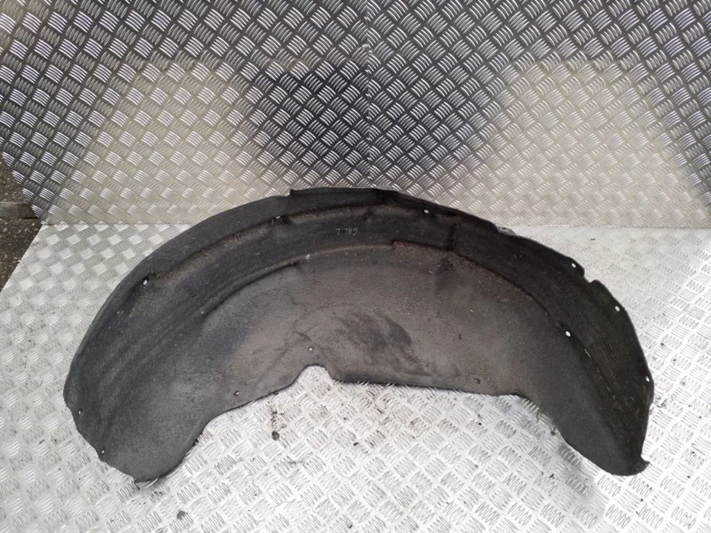 Rear arch fender liner splash guards – left