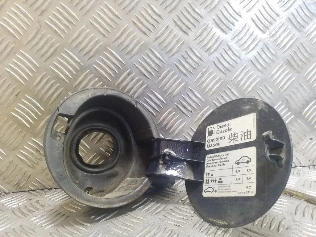 Kütusepaagi kork 1J6809857C