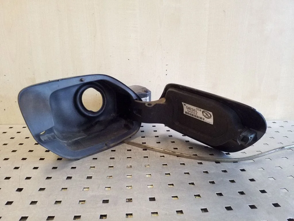 Degvielas tvertnes vāciņš 3G580999C