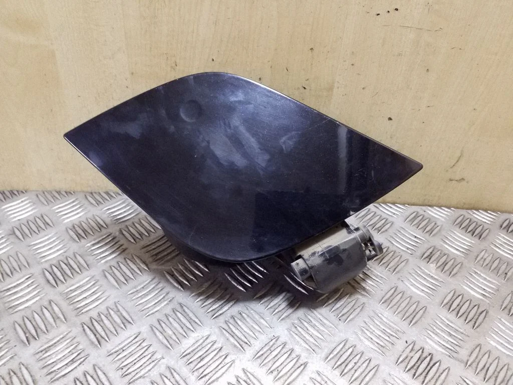Degvielas tvertnes vāciņš BM51A27936AG