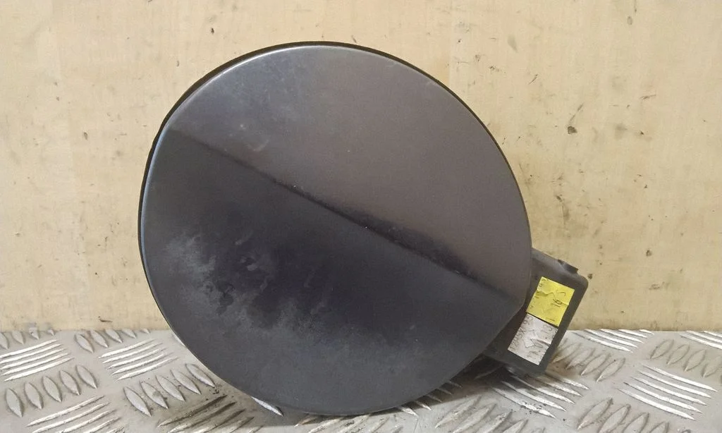 Degvielas tvertnes vāciņš 3C8809857