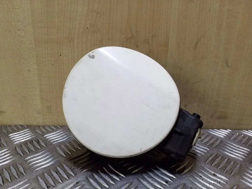 Degvielas tvertnes vāciņš 1U6809857E