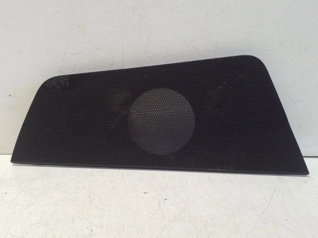 Dash center speaker trim cover – Volkswagen e-Golf (2014-)