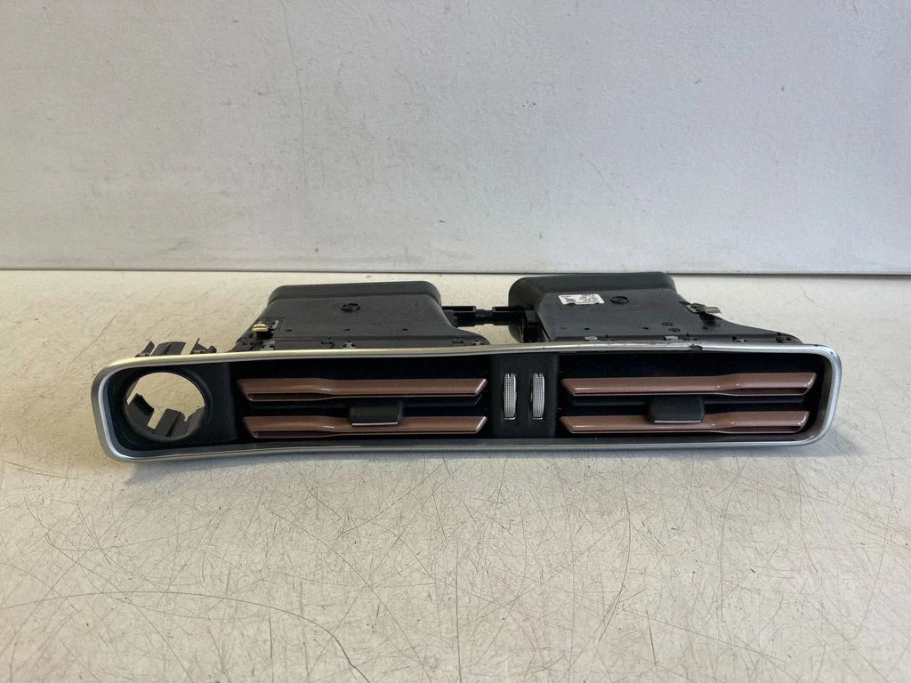 Dash center air vent grill – Mercedes-Benz EQC (2019-)