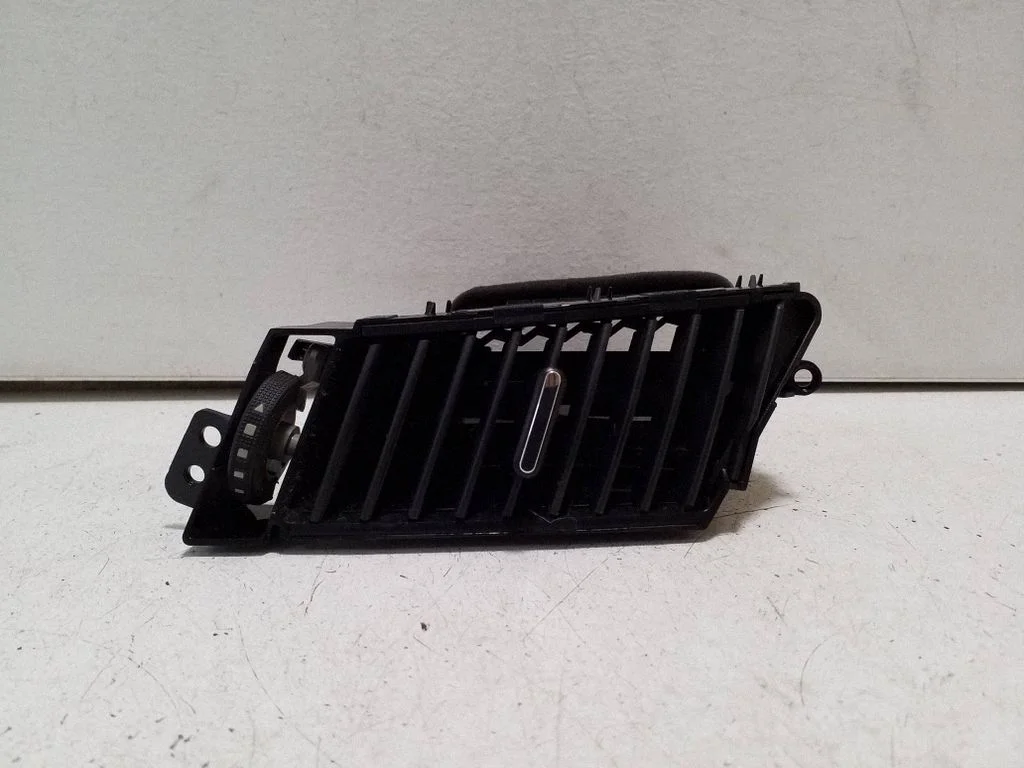 Dash center air vent grill 96876283 – Chevrolet Orlando (2011-)