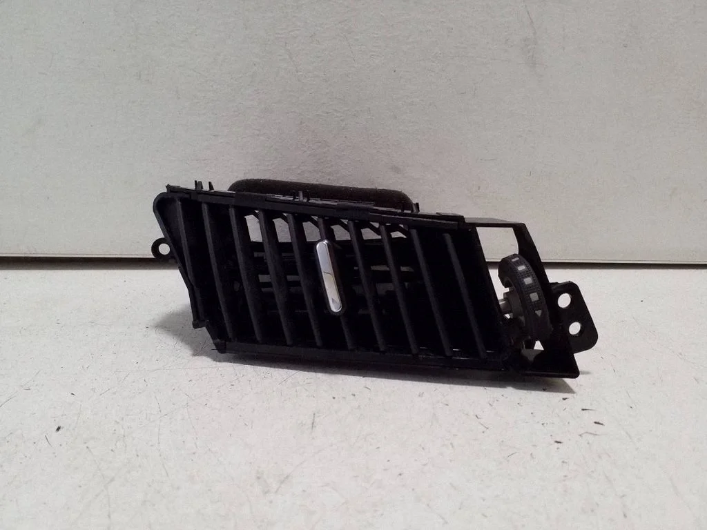 Dash center air vent grill 96876284 – Chevrolet Orlando (2011-)