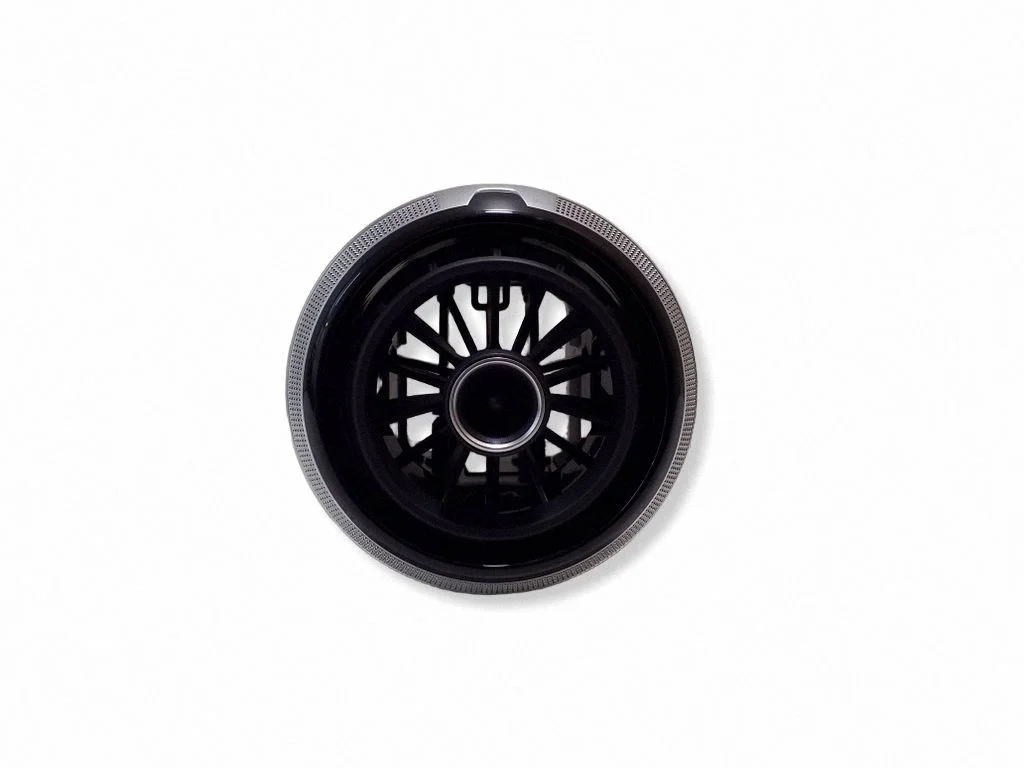 Centrālās gaisa restītes 8V0820901A