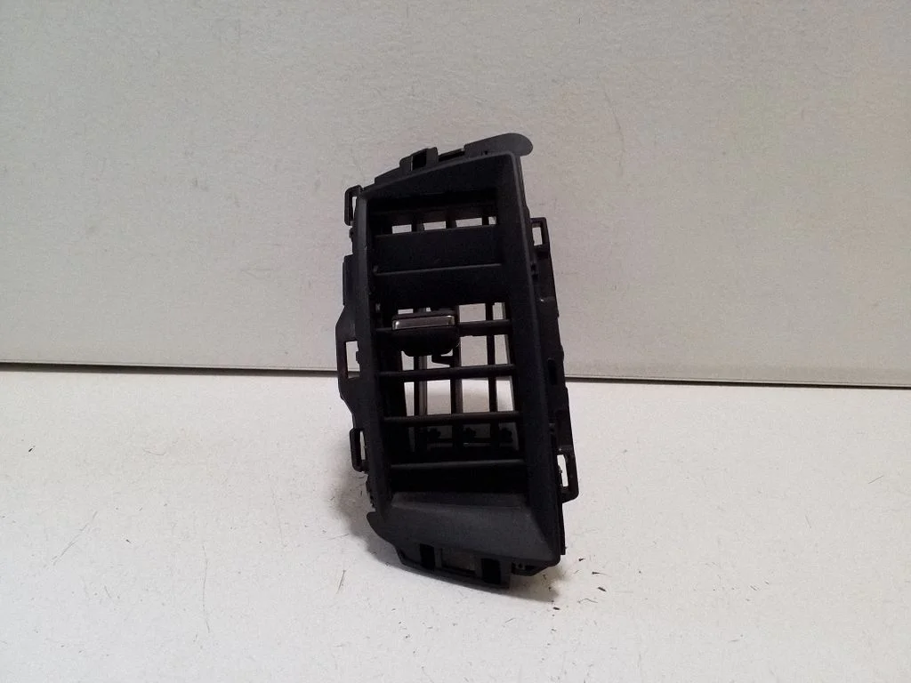 Środkowe kratki nawiewu JB3B41044K73BAW