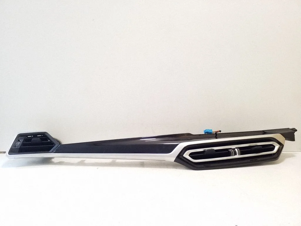 Dash center air vent grill 5A04CE308