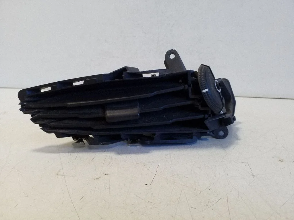 Dash center air vent grill BK21V018B08